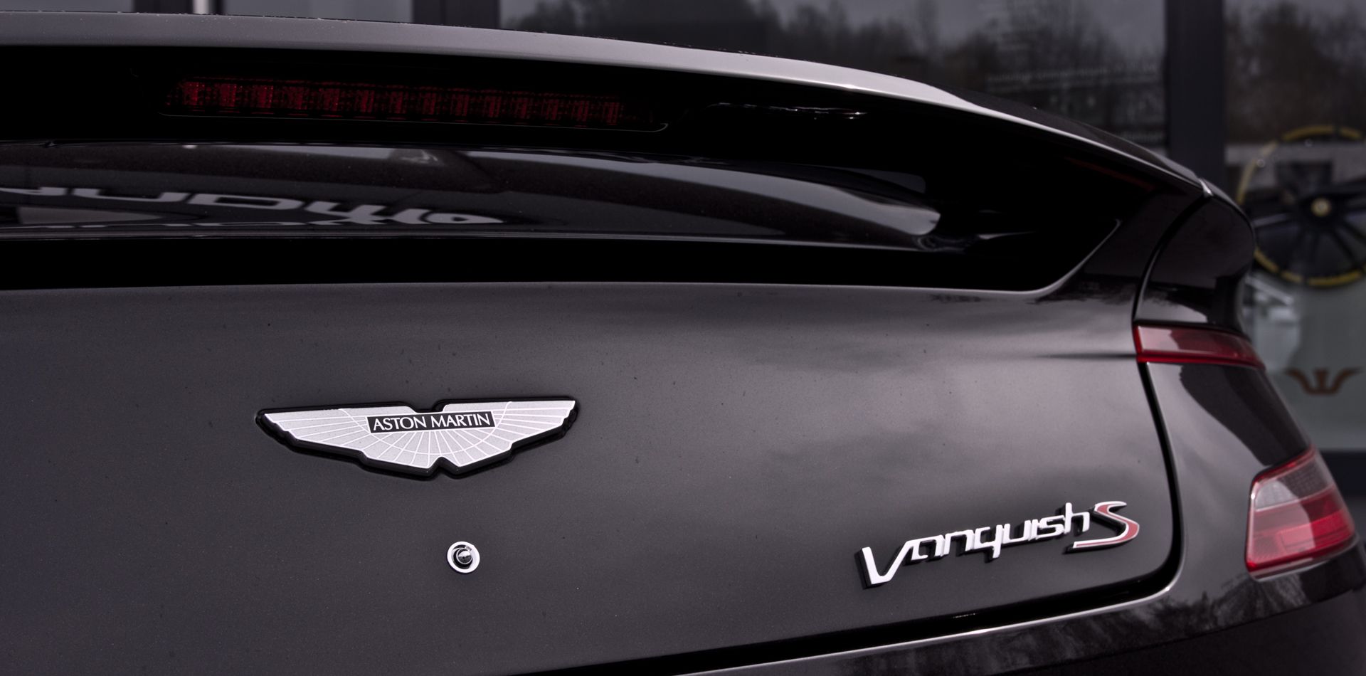 Aston_Martin_Vanquish_S_Volante_by_Wheelsandmore_0001