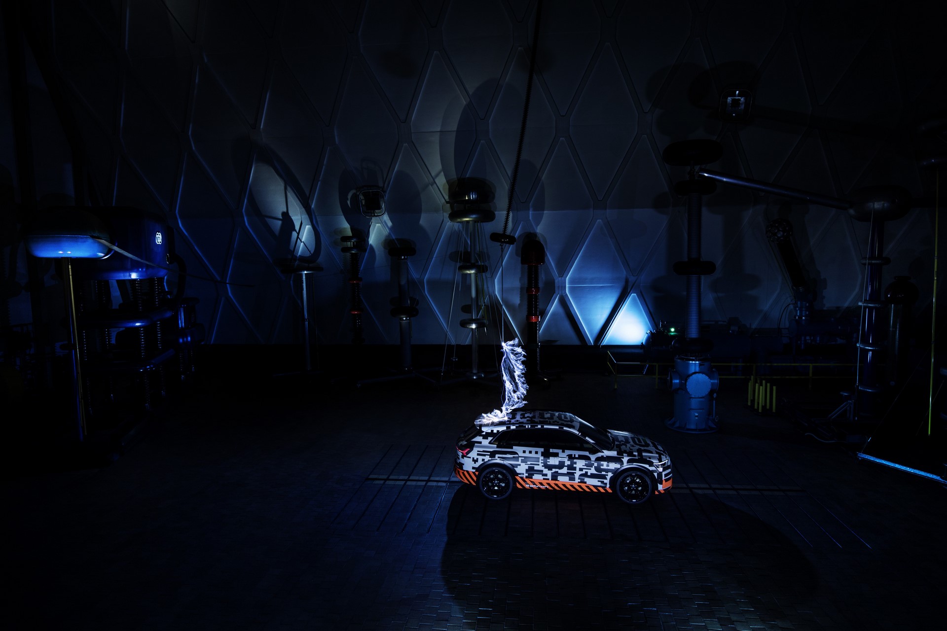 Audi e-tron extreme: High-Voltage at Siemens Schaltwerk Berlin
