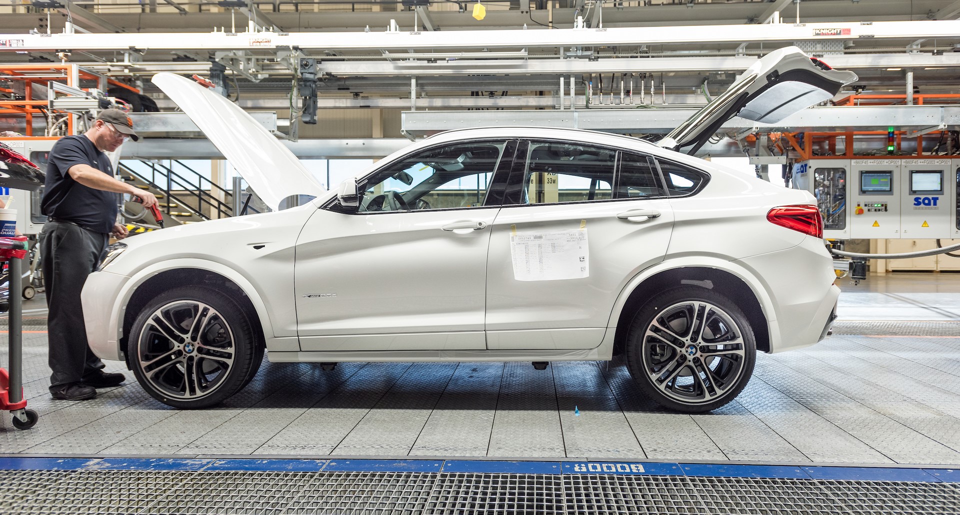 BMW X4 production (4)