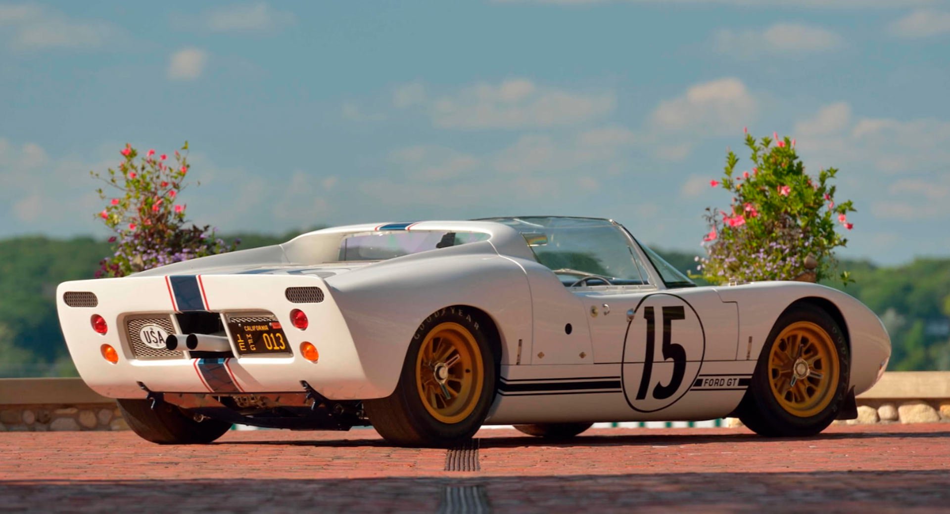 Ford GT Roadster Prototype 1965 in auction (4)