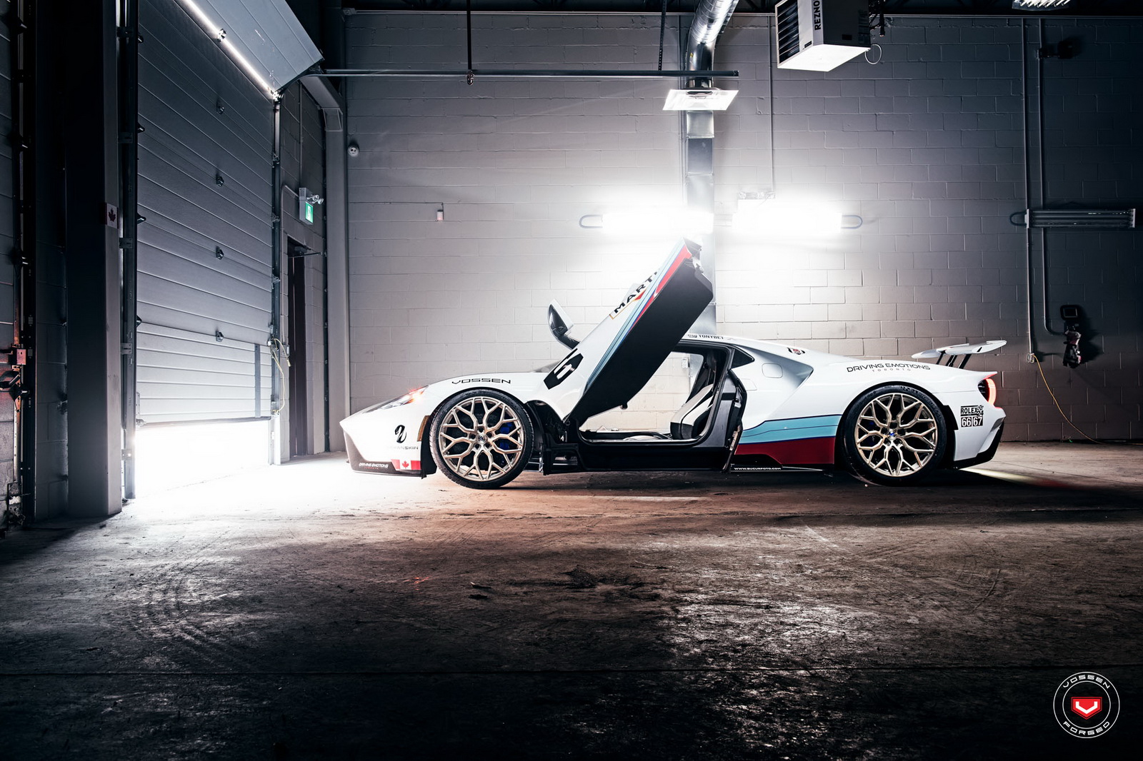 ford-gt-martini-livery-vossen-wheels-4