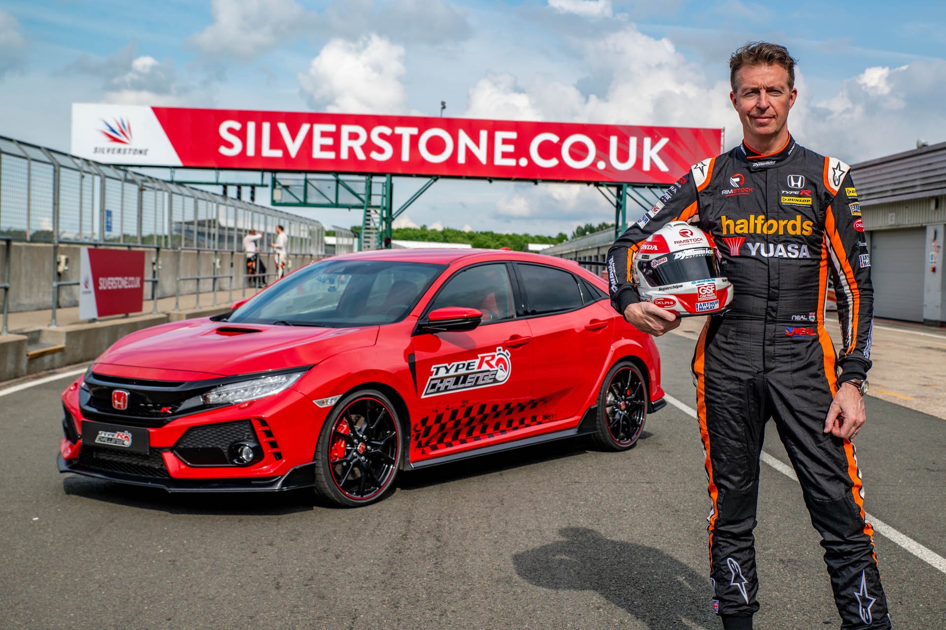 Honda Civic Type R Silverstone Record (2)