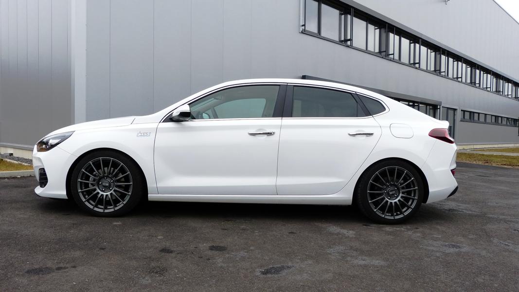 Hyundai_i30_Fastback_Boes_Motorsport_0001