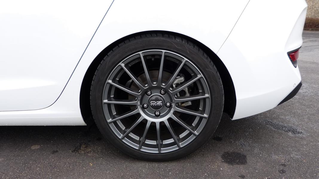Hyundai_i30_Fastback_Boes_Motorsport_0004