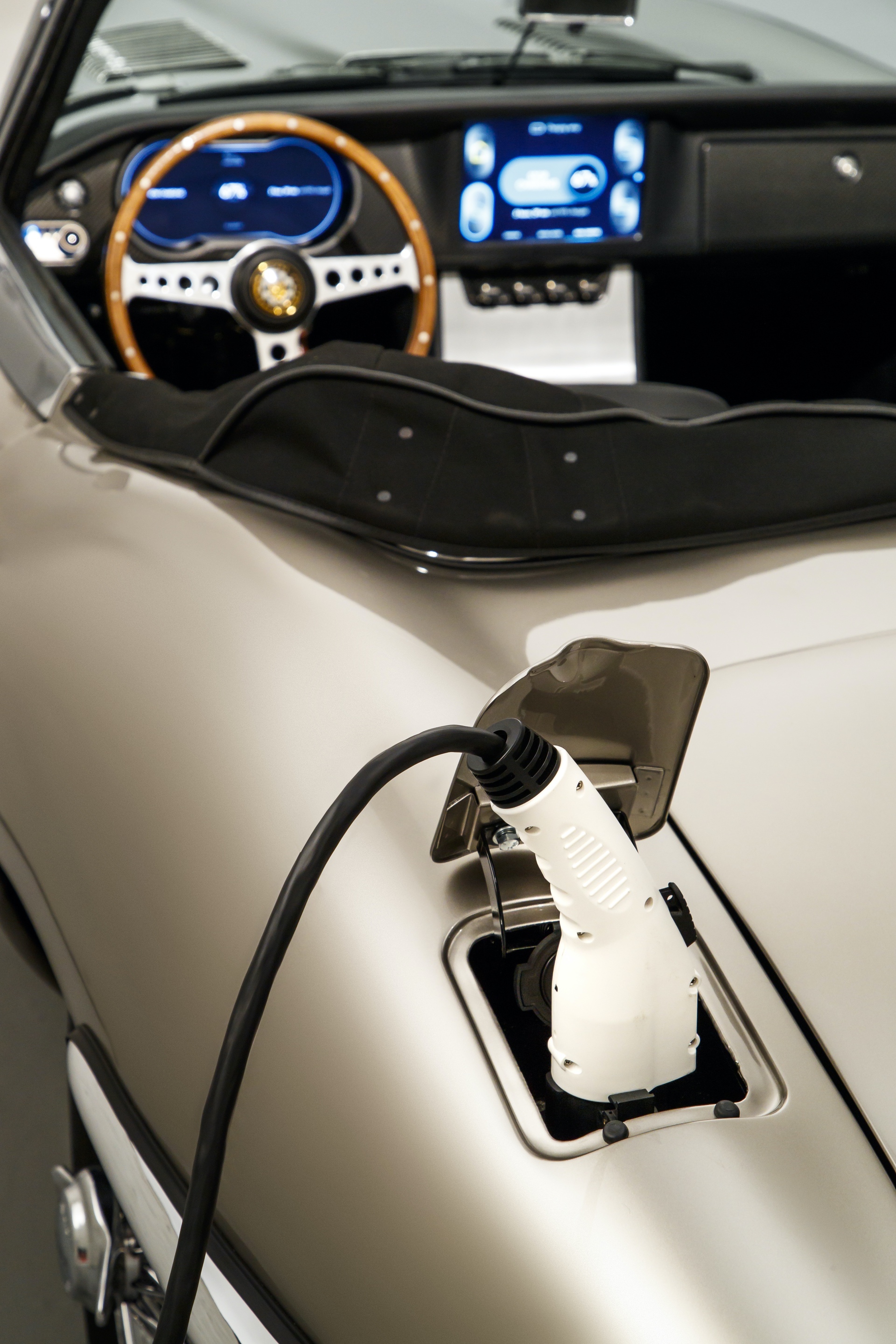 Jaguar_E-Type_Electric_0005