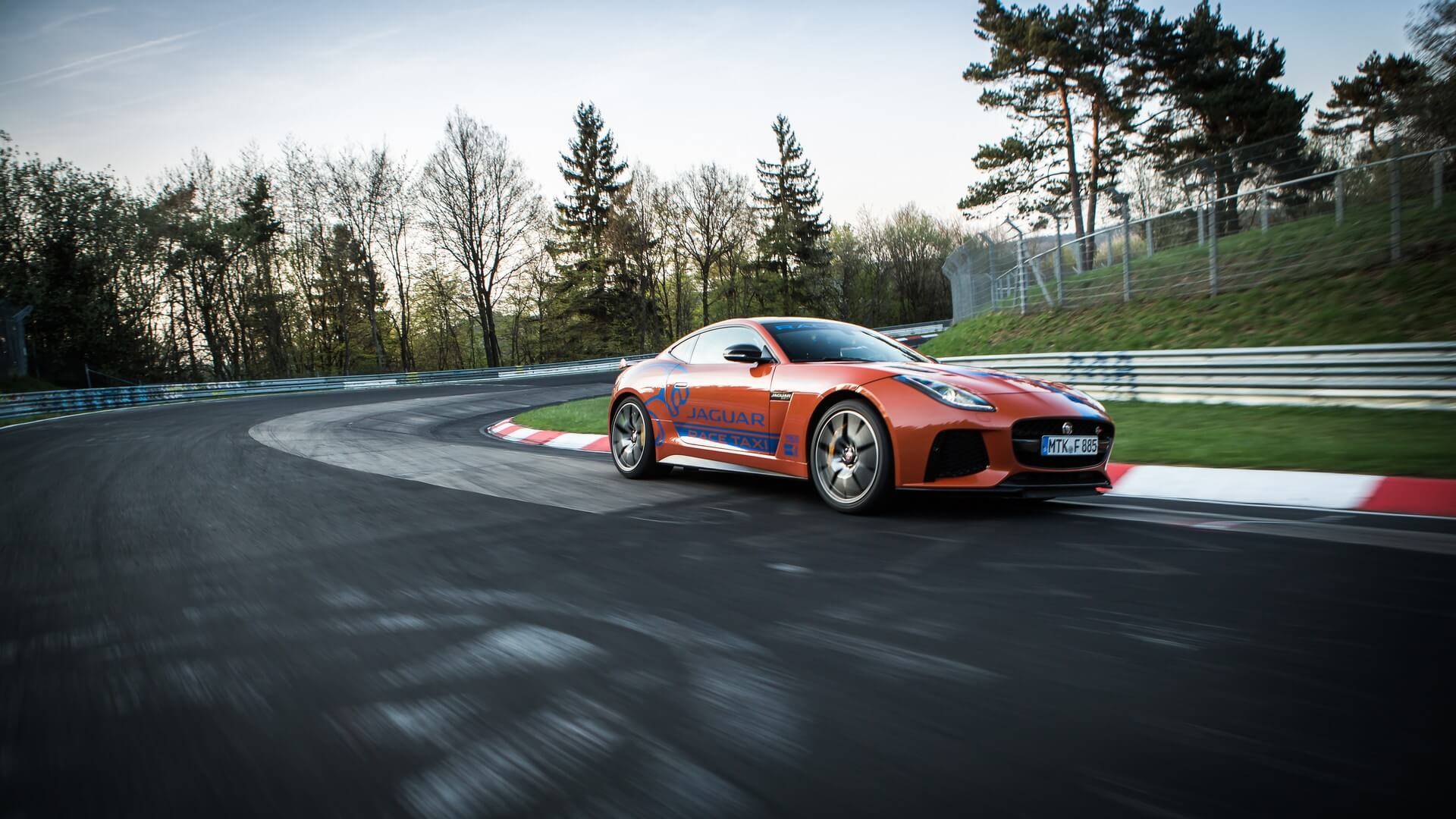 Jaguar_Nurburgring_taxi_0000