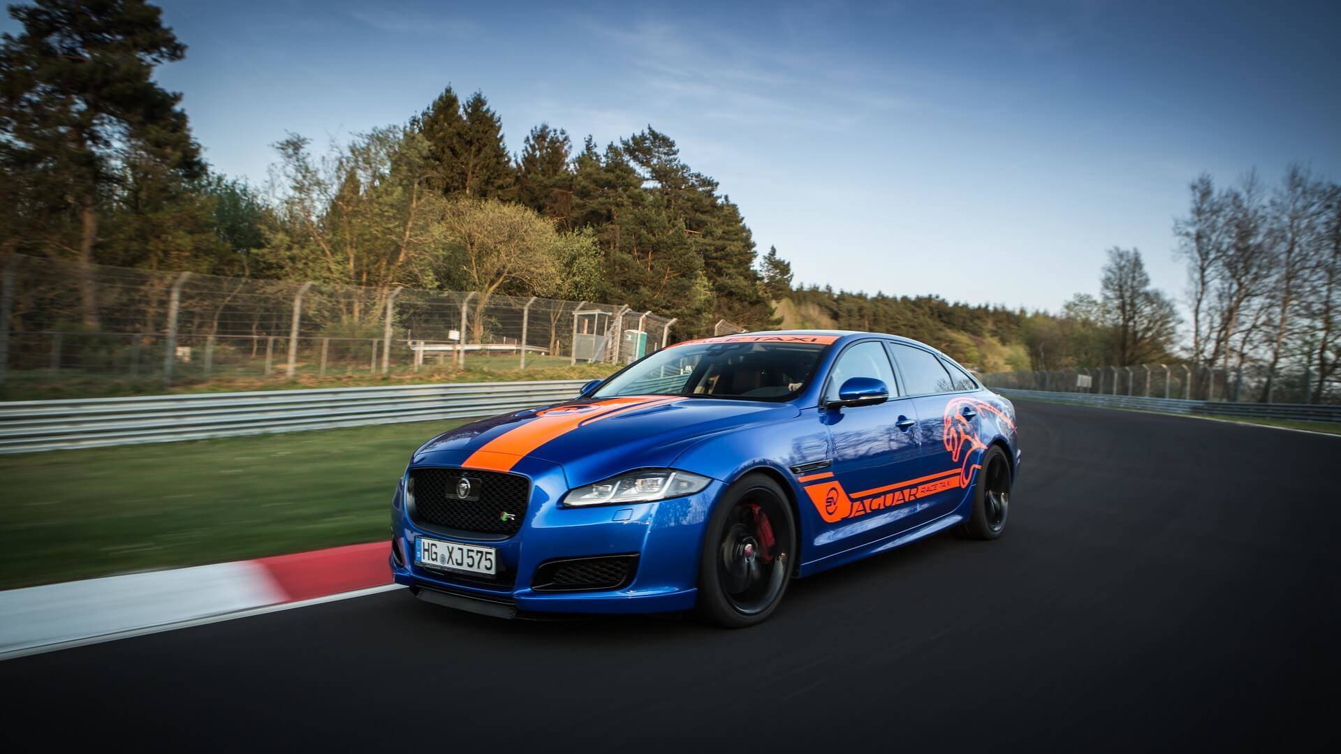 Jaguar_Nurburgring_taxi_0006