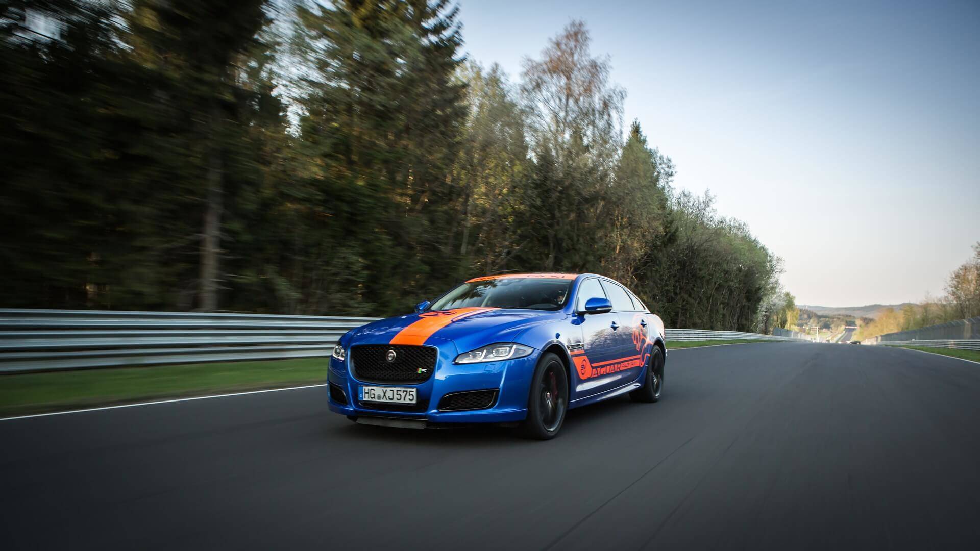Jaguar_Nurburgring_taxi_0007