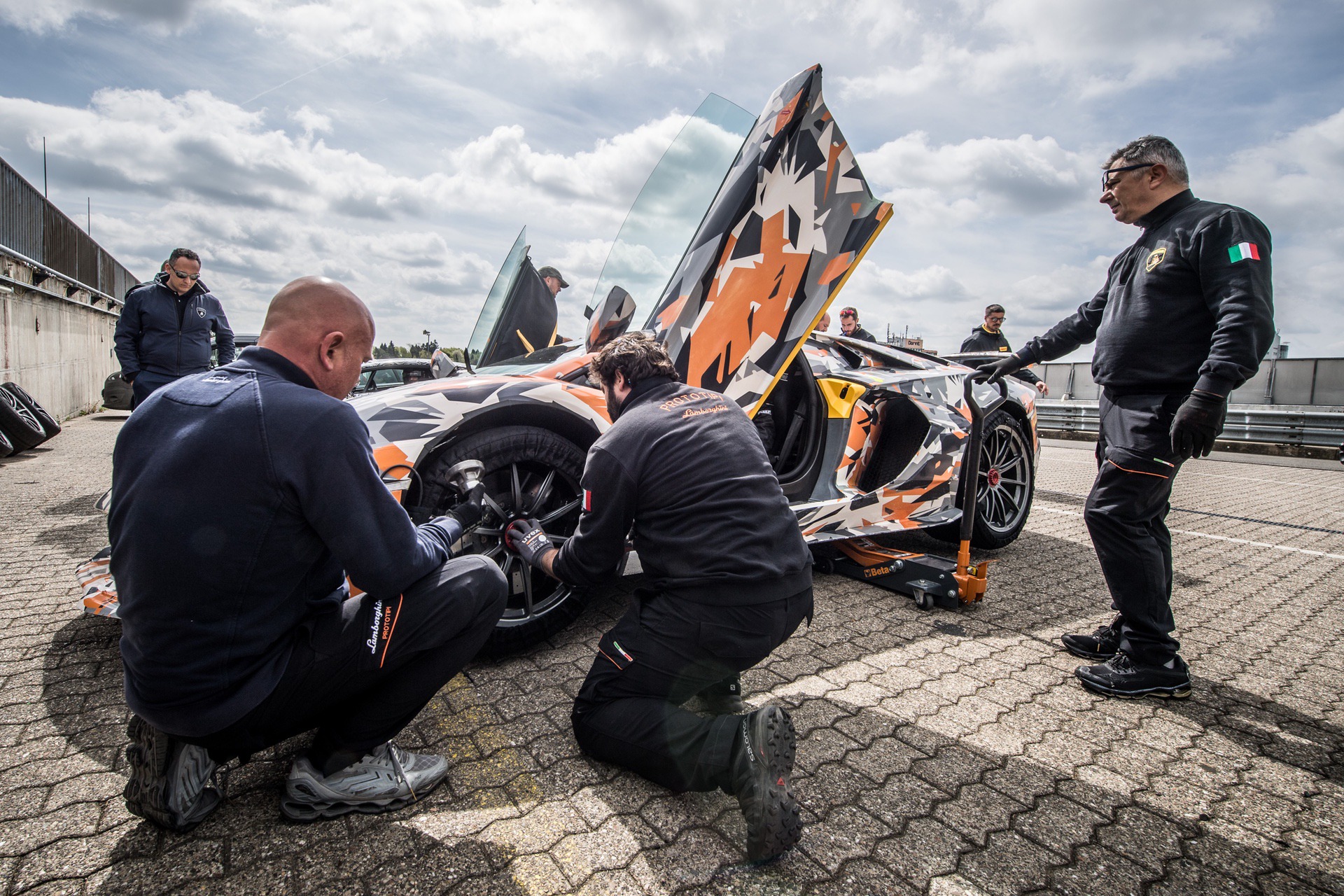 Lamborghini_Aventador_SVJ_Nurburgring_0002