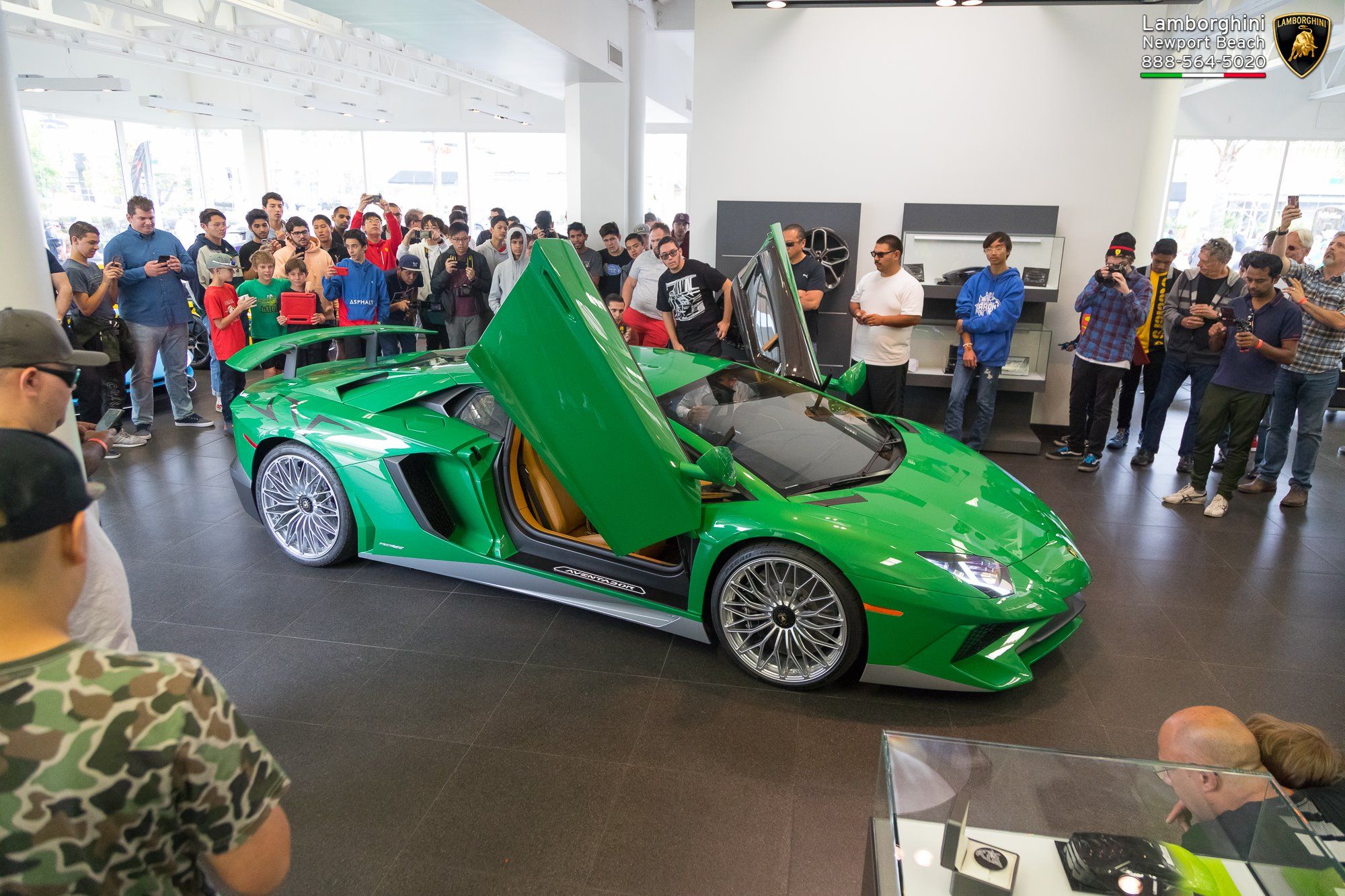 Lamborghini_Aventador_SV_Miura_SV_0002