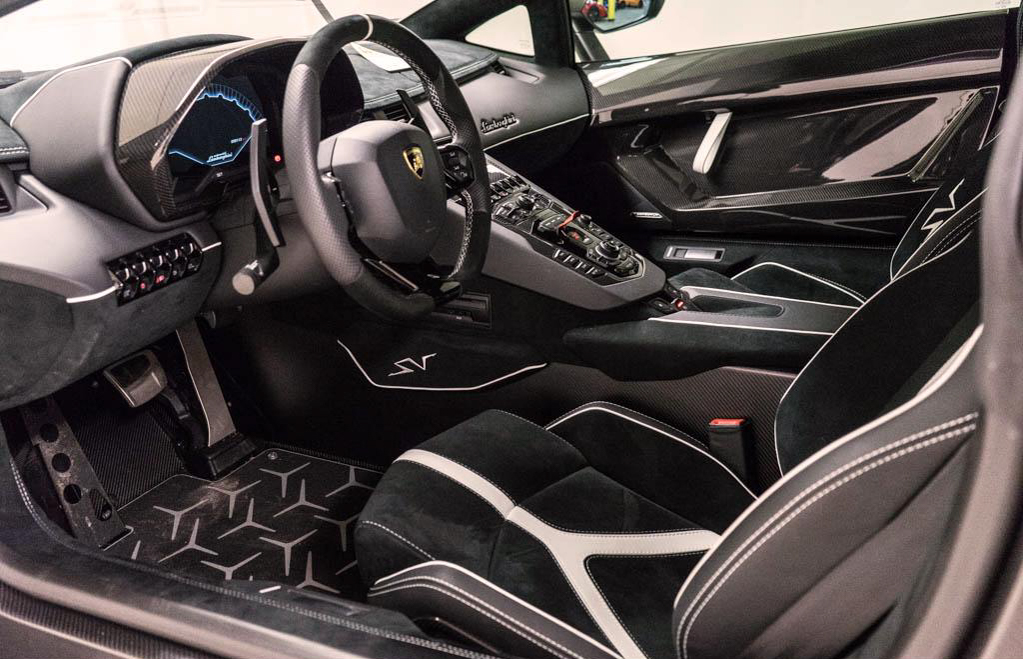 Lamborghini_Aventador_SV_Viola_SE30_0013