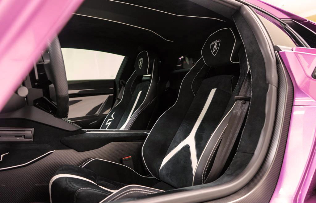 Lamborghini_Aventador_SV_Viola_SE30_0023