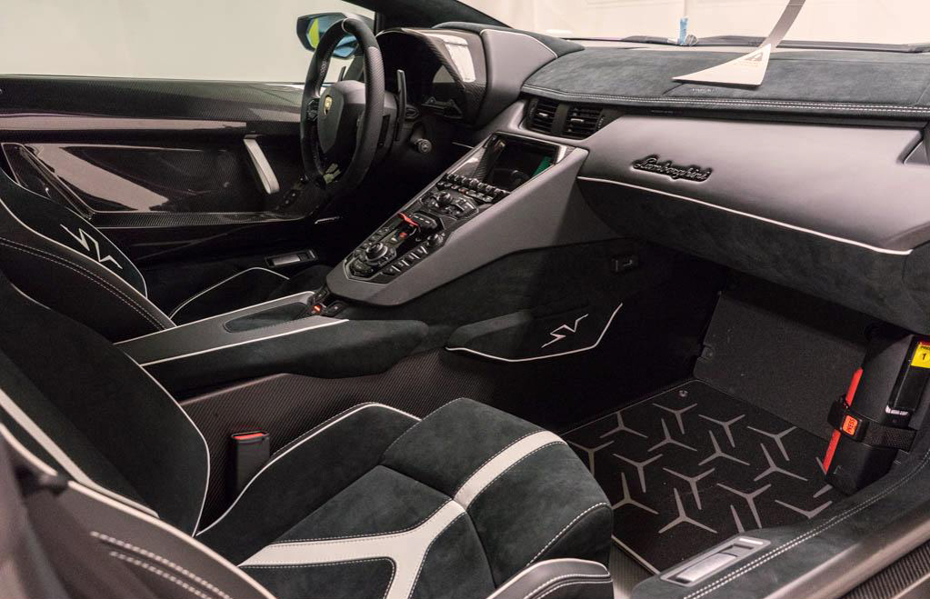 Lamborghini_Aventador_SV_Viola_SE30_0025