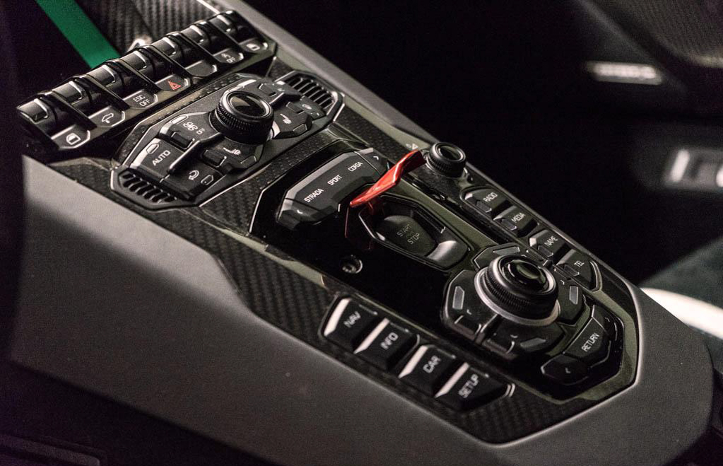 Lamborghini_Aventador_SV_Viola_SE30_0026
