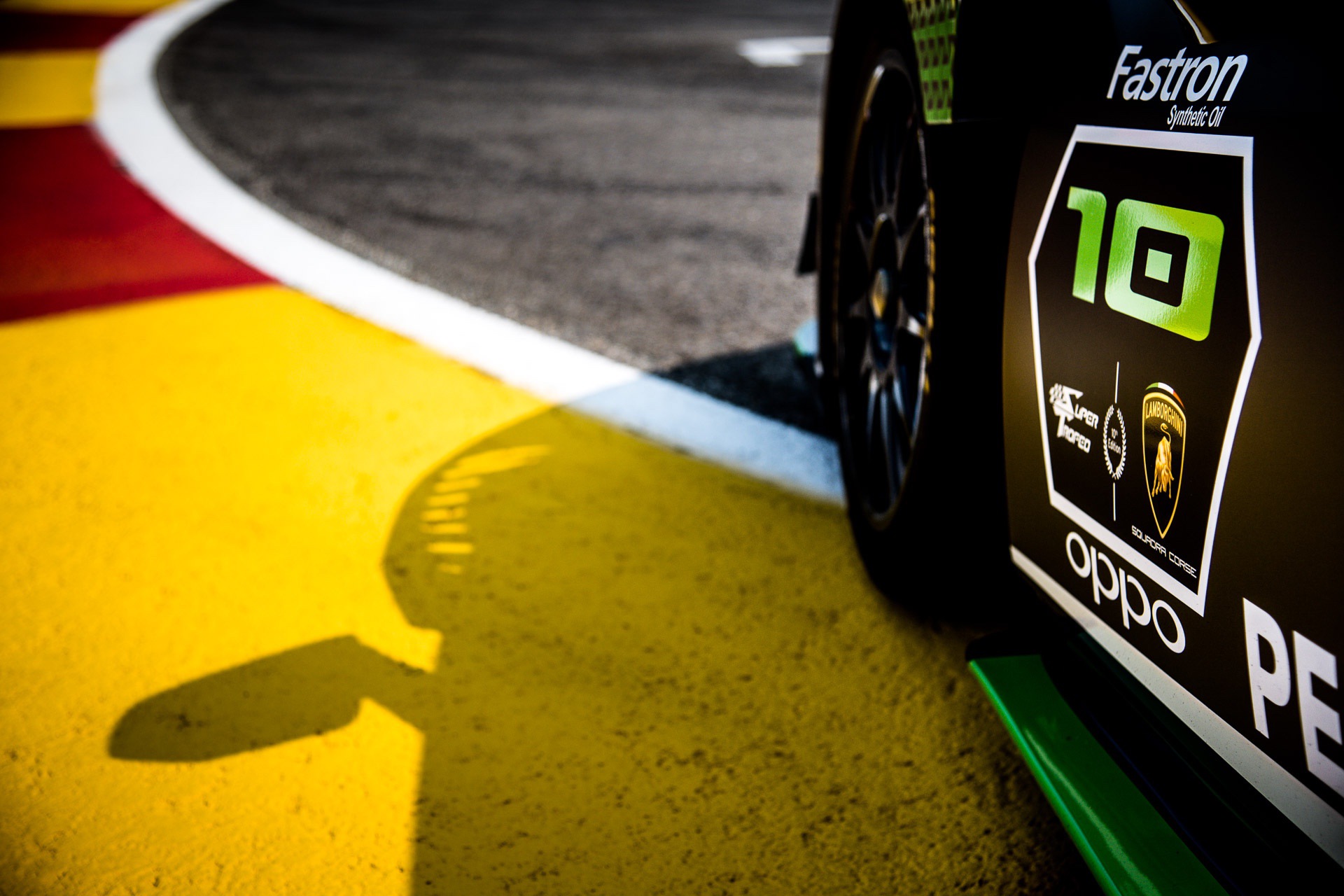 Lamborghini_Huracan_Super_Trofeo_Evo_10th_Edition_0001