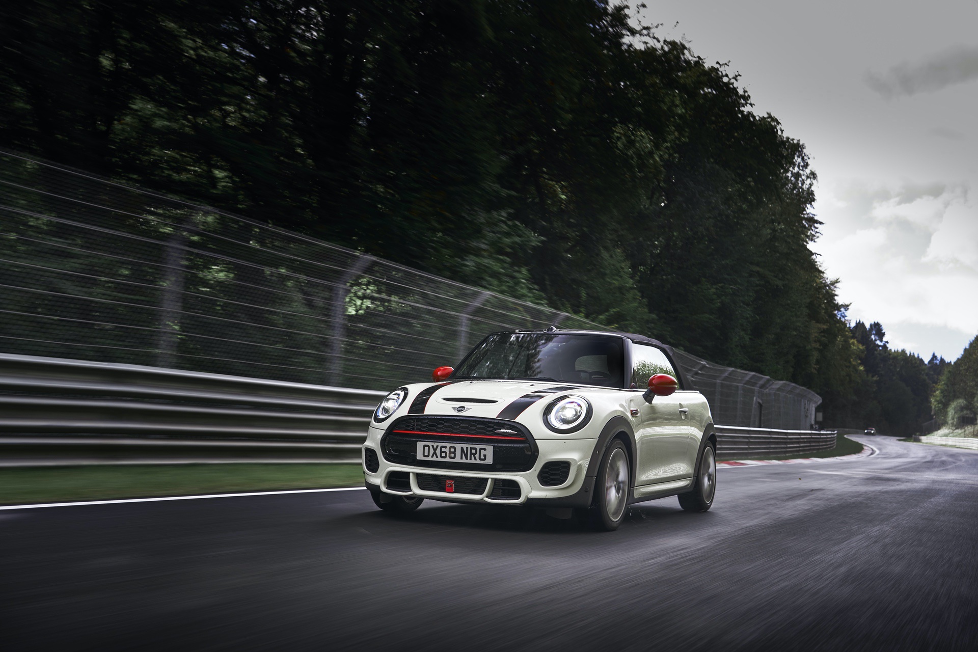 Mini_John_Cooper_Works_ Convertible_facelift_0014