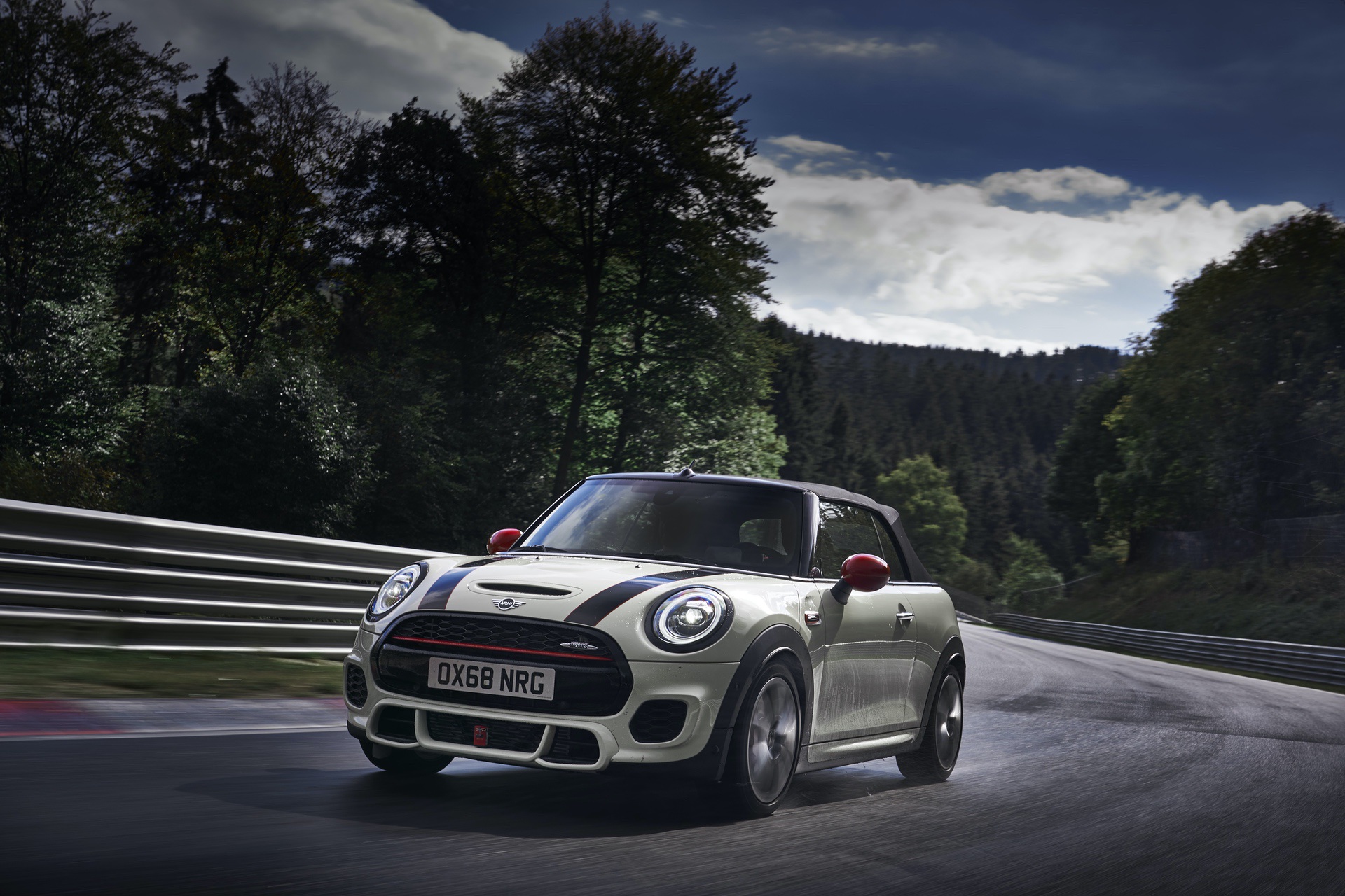 Mini_John_Cooper_Works_ Convertible_facelift_0015