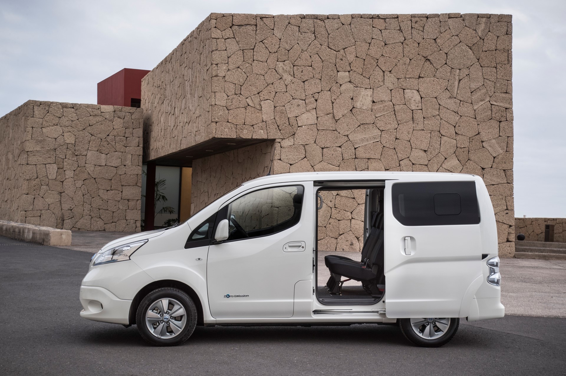 The upgraded Nissan e-NV200: The LCV market game changer. Zero-emissions van, now goes further than ever on a single charge