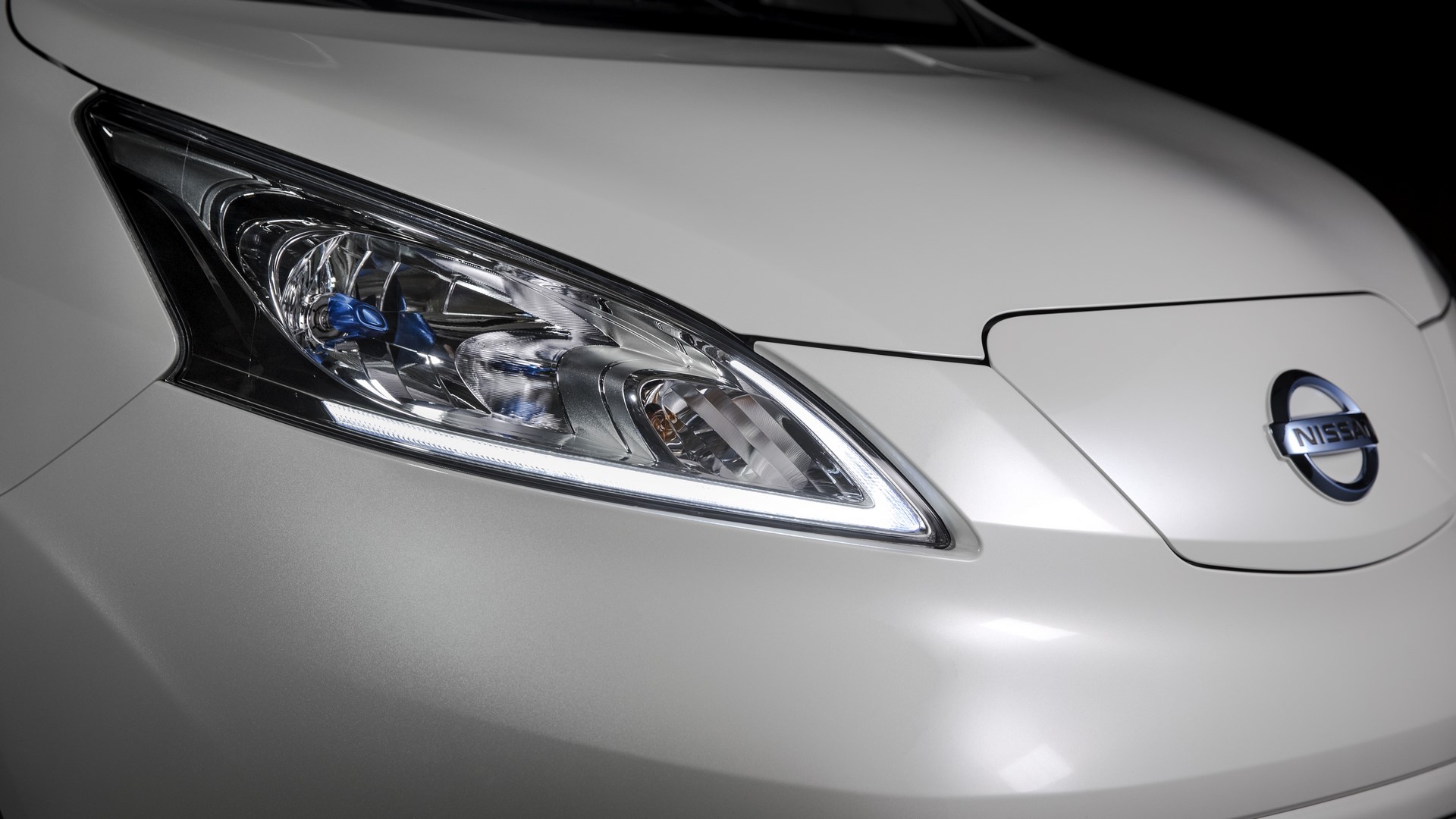 The upgraded Nissan e-NV200: The LCV market game changer. Zero-emissions van, now goes further than ever on a single charge