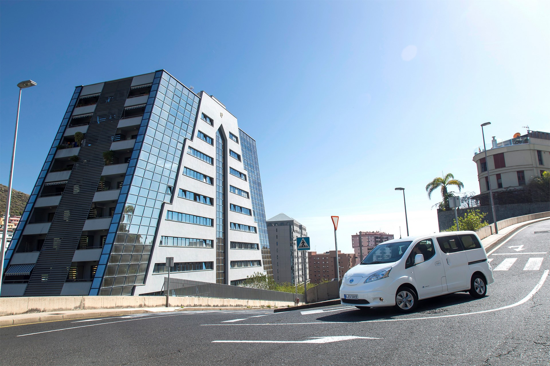 The upgraded Nissan e-NV200: The LCV market game changer