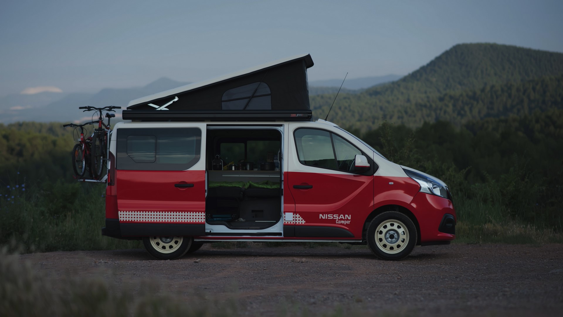 Nissan se va de vacaciones en las nuevas NV200 Camper, NV 300 Camper y la auténtica cero emisiones, la e-NV 200 Camper.