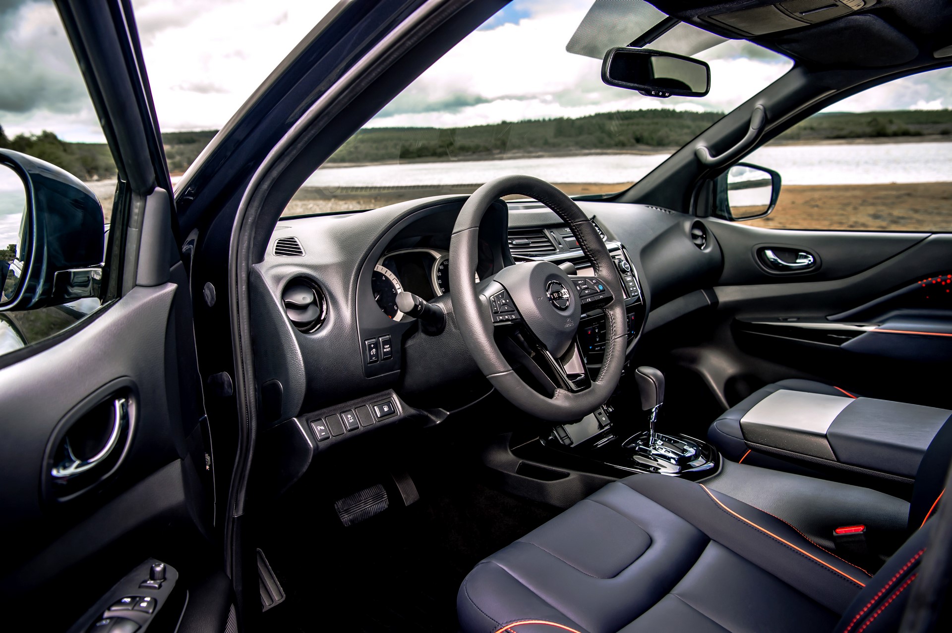 Nissan unveils mobile space observatory: the Nissan Navara Dark Sky Concept