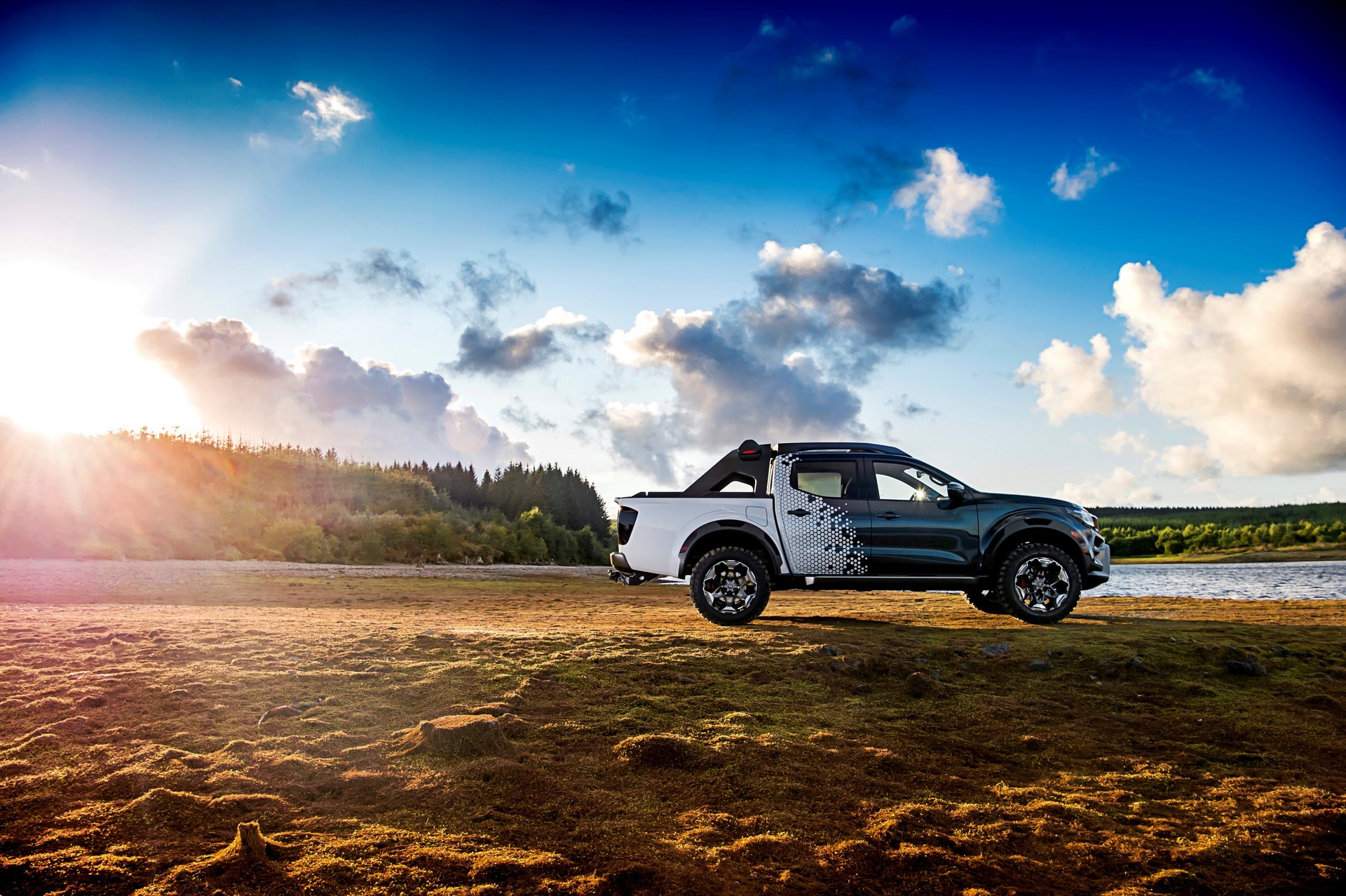 Nissan unveils mobile space observatory: the Nissan Navara Dark Sky Concept