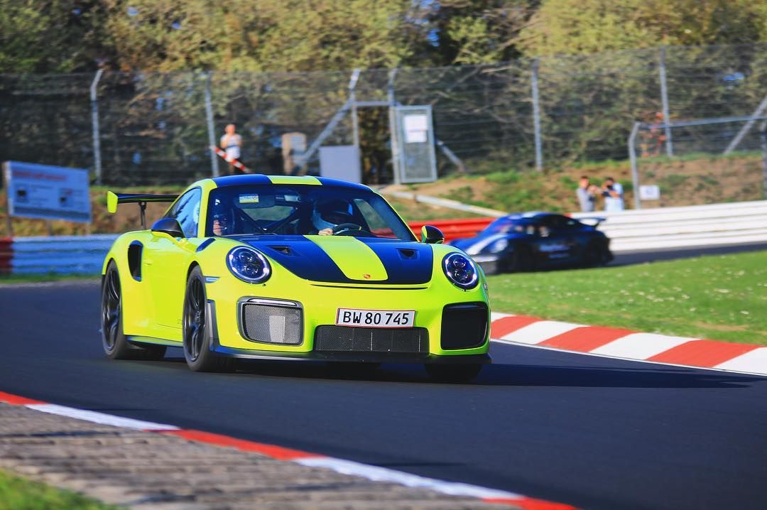 Porsche_911_GT2_RS_nurburgring_crash_0007