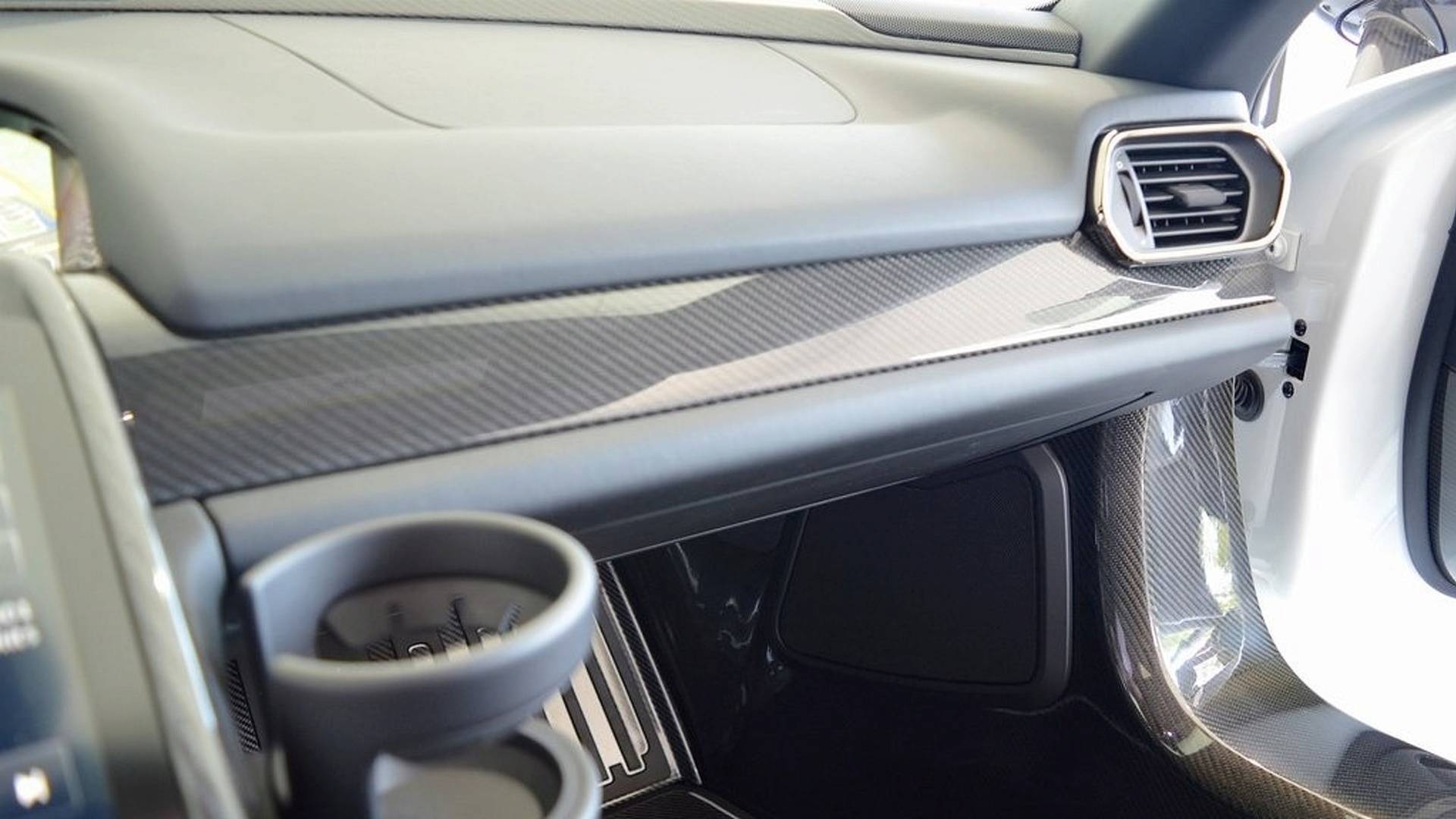 Porsche_918_Spyder_Weissach_For_Sale_0021