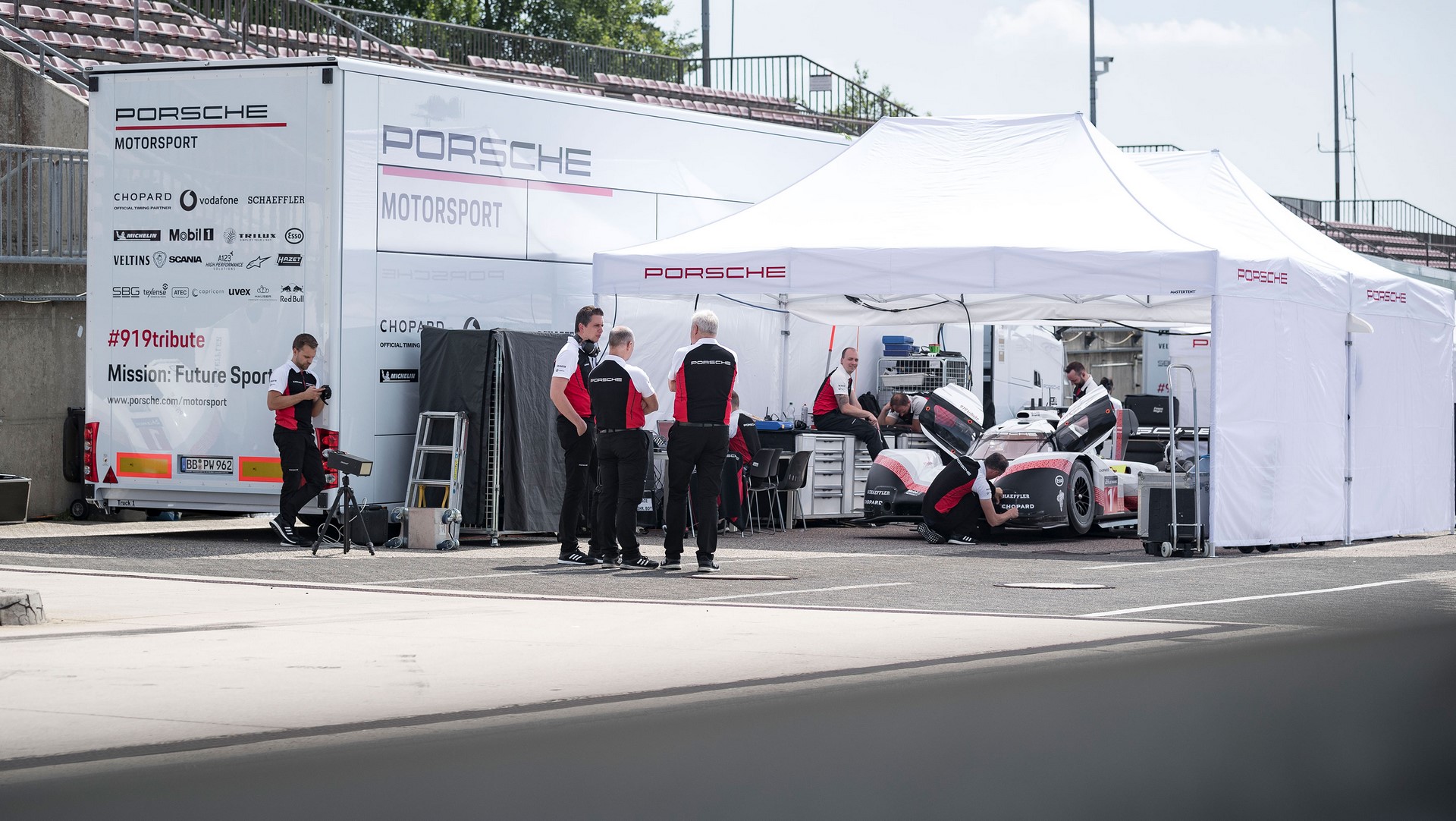 974329_919_hybrid_evo_nuerburgring_2018_porsche_ag