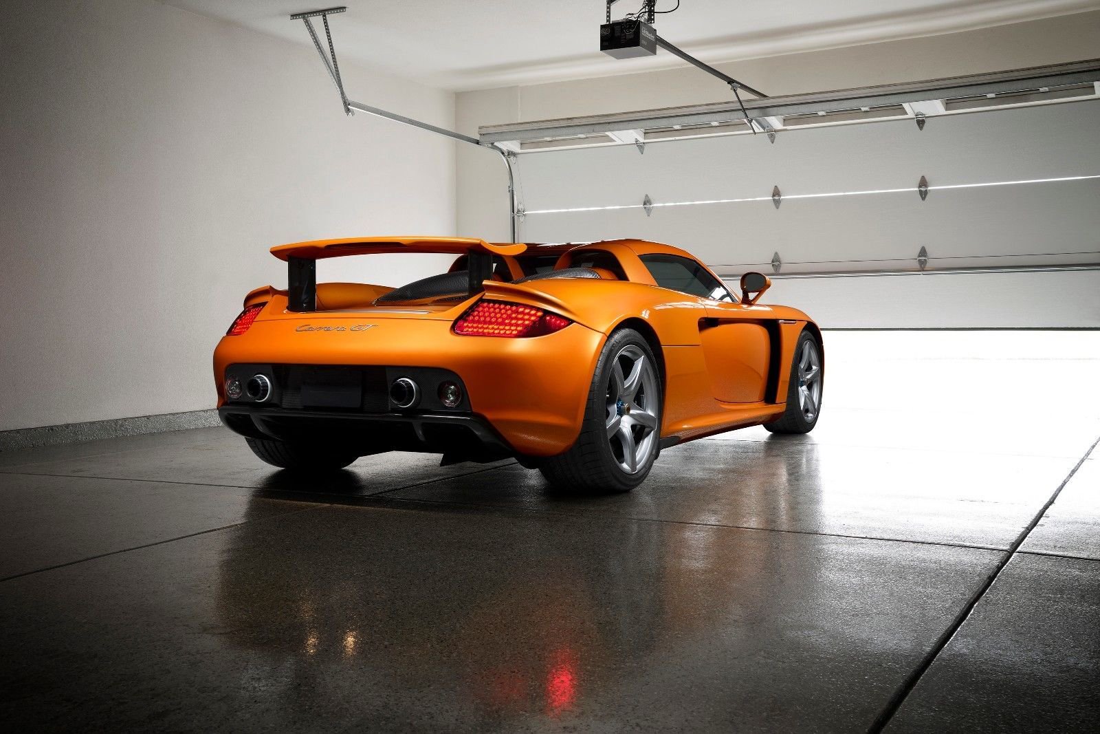 Porsche_Carrera_GT_Αrancio_Βorealis_0000