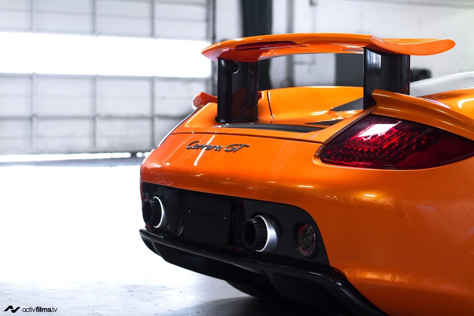 Porsche_Carrera_GT_Αrancio_Βorealis_0003