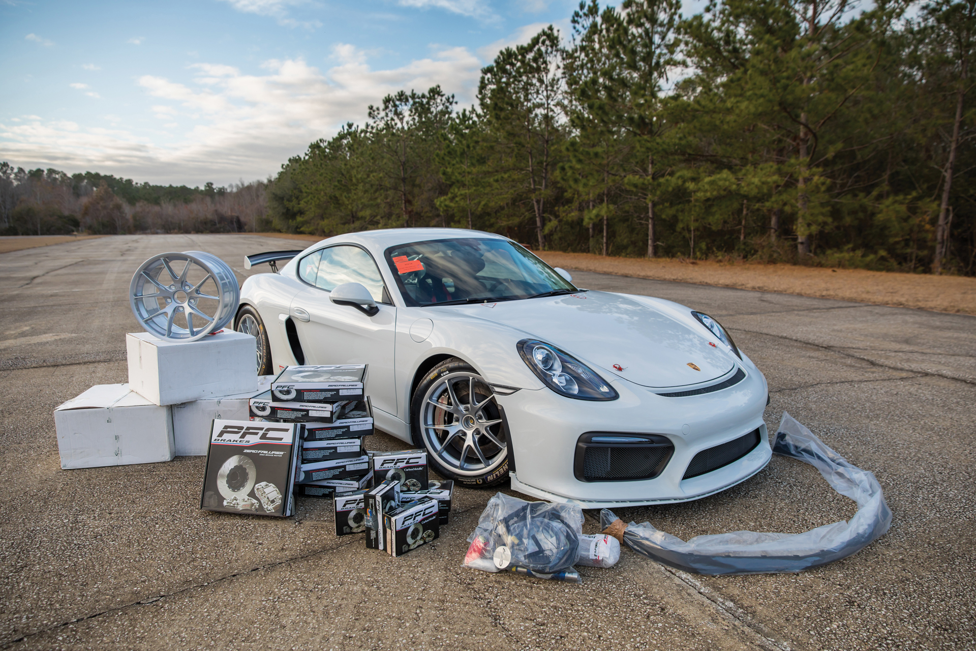 2018 RM - 2016 Porsche Cayman GT4 Clubsport 033A - Deremer Studi