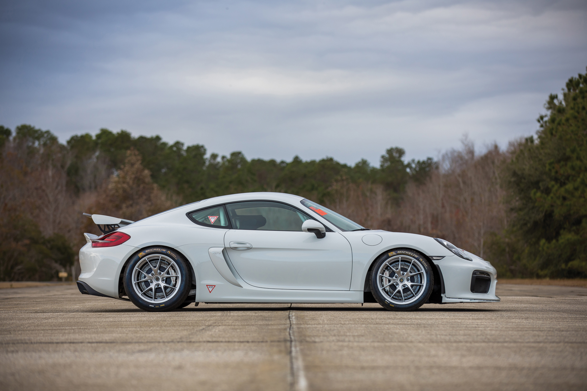 2018 RM - 2016 Porsche Cayman GT4 Clubsport 009A - Deremer Studi
