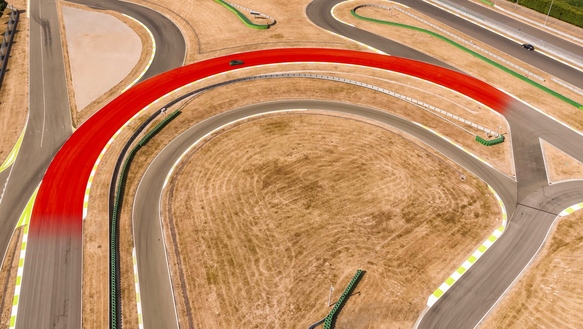 1662936_parabolica_circuit_in_leipzig_2018_porsche_ag