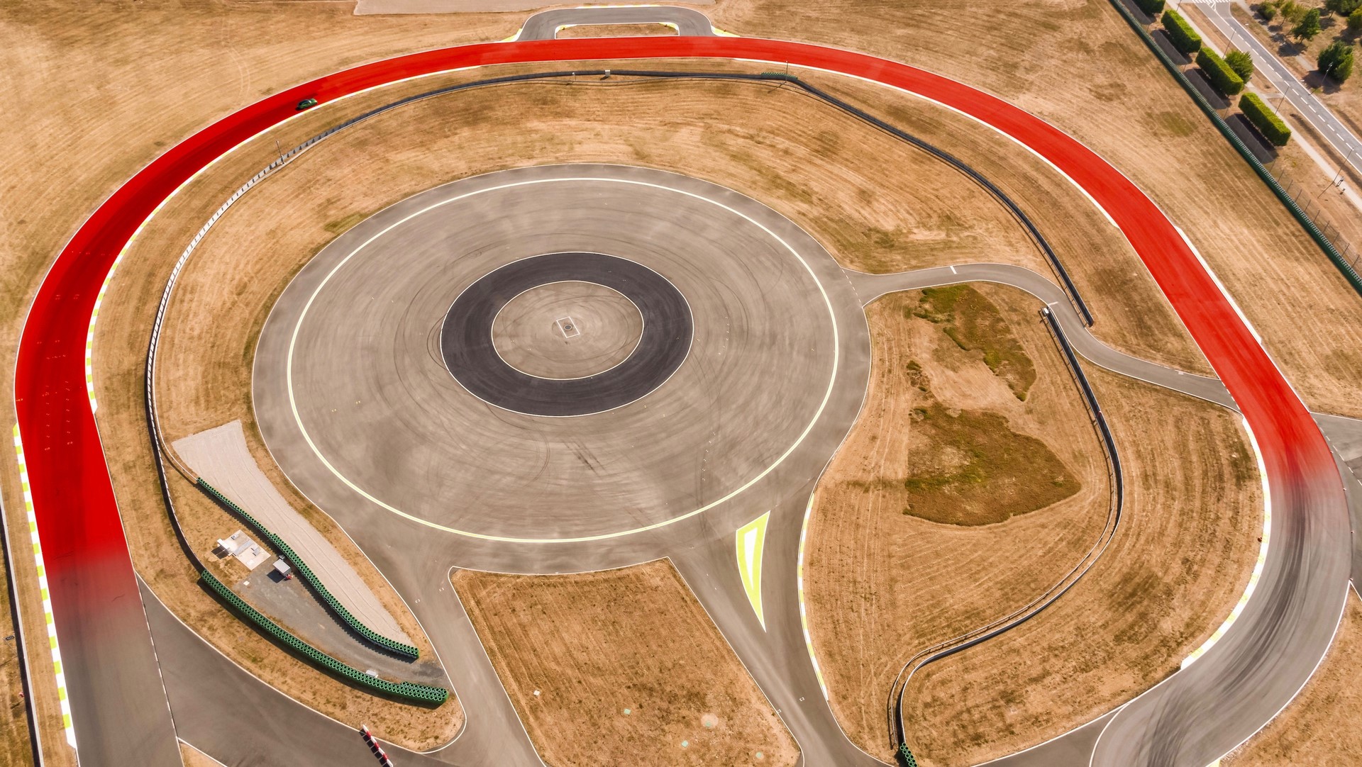 1724449_curve_di_lesmo_circuit_in_leipzig_2018_porsche_ag