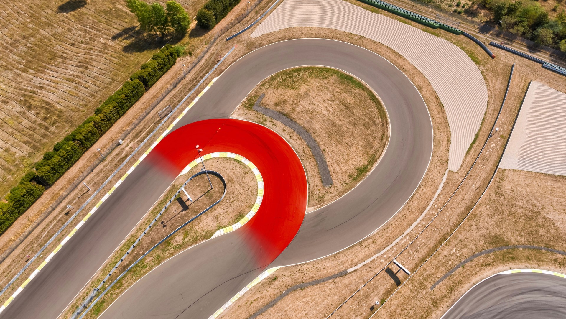 2037637_loews_hairpin_circuit_in_leipzig_2018_porsche_ag