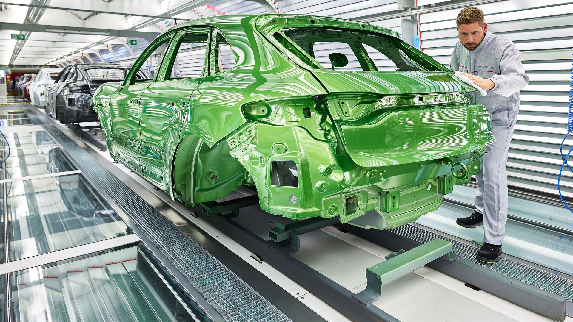 Porsche Macan facelift production plant start leipzig_2018_porsche_ag (2)