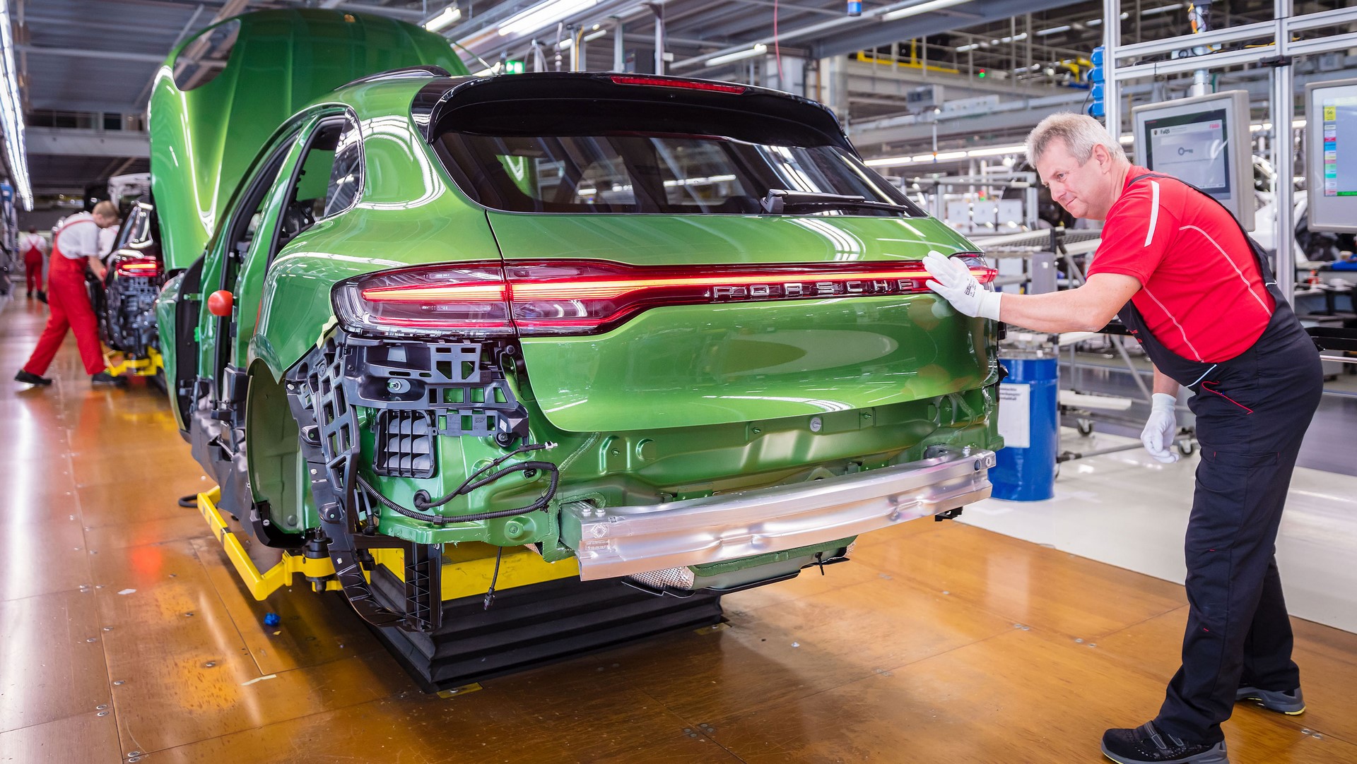 Porsche Macan facelift production plant start leipzig_2018_porsche_ag (4)