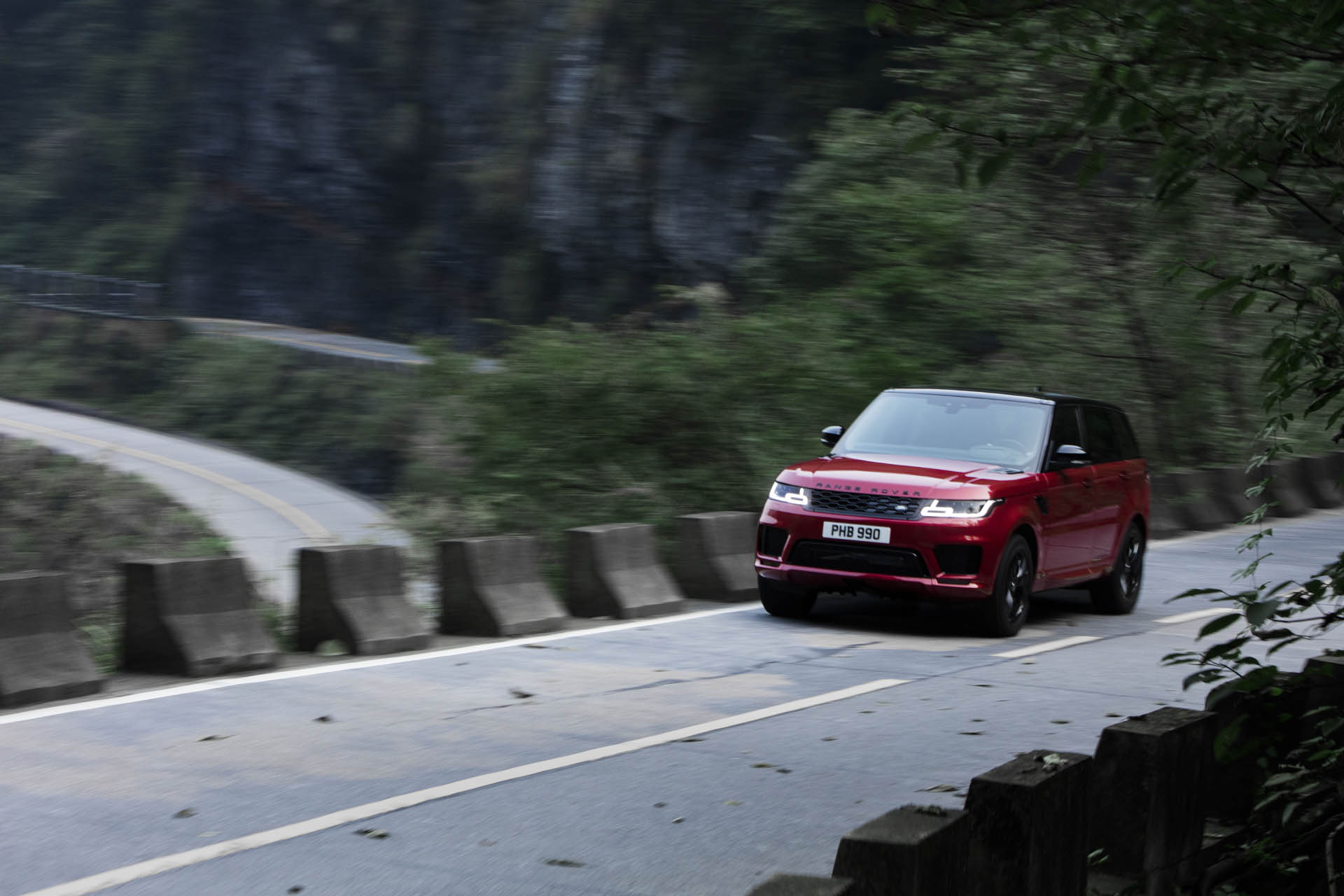Range_Rover_Sport_PHEV_Dragon_Challenge_12