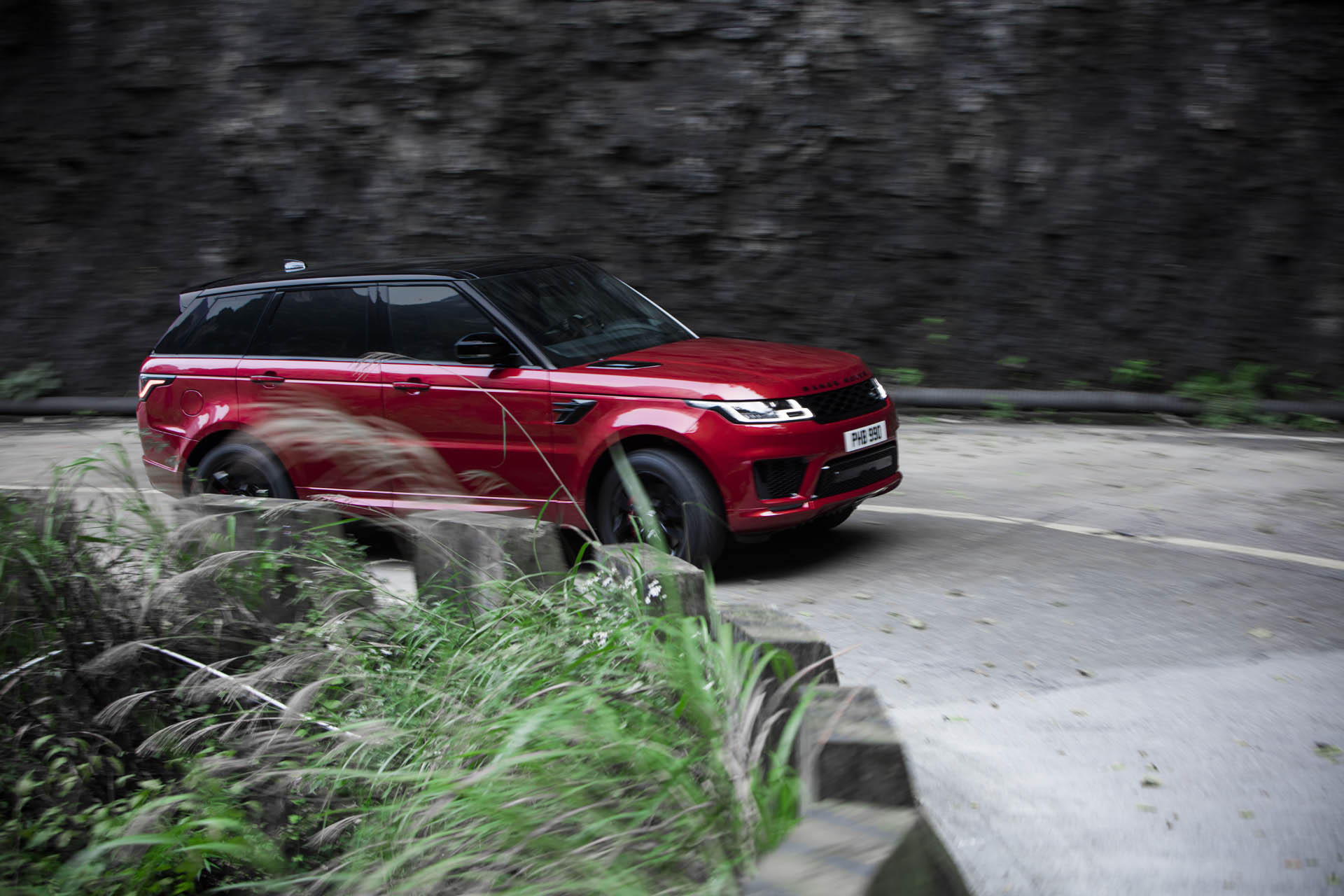 Range_Rover_Sport_PHEV_Dragon_Challenge_16