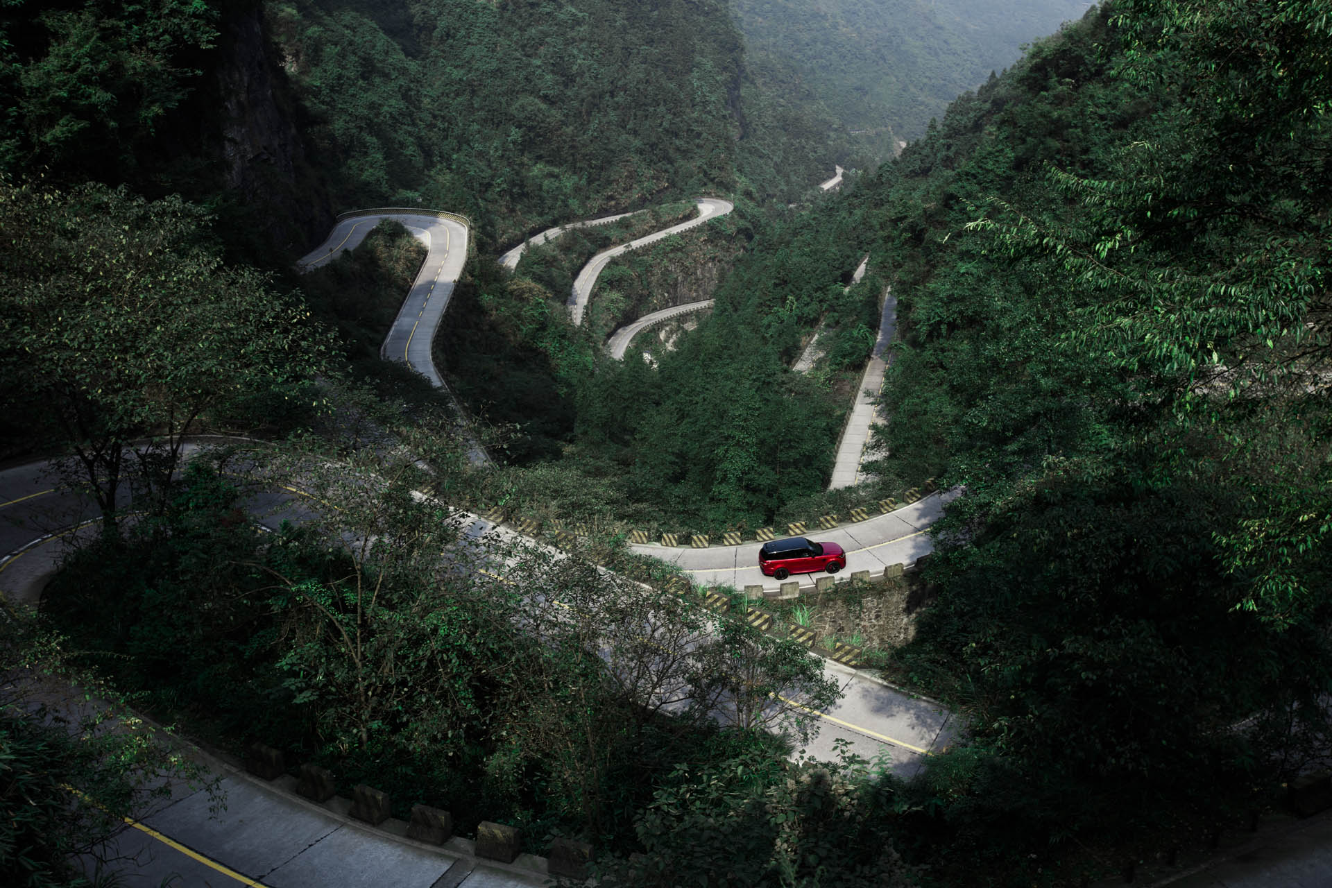 Range_Rover_Sport_PHEV_Dragon_Challenge_20