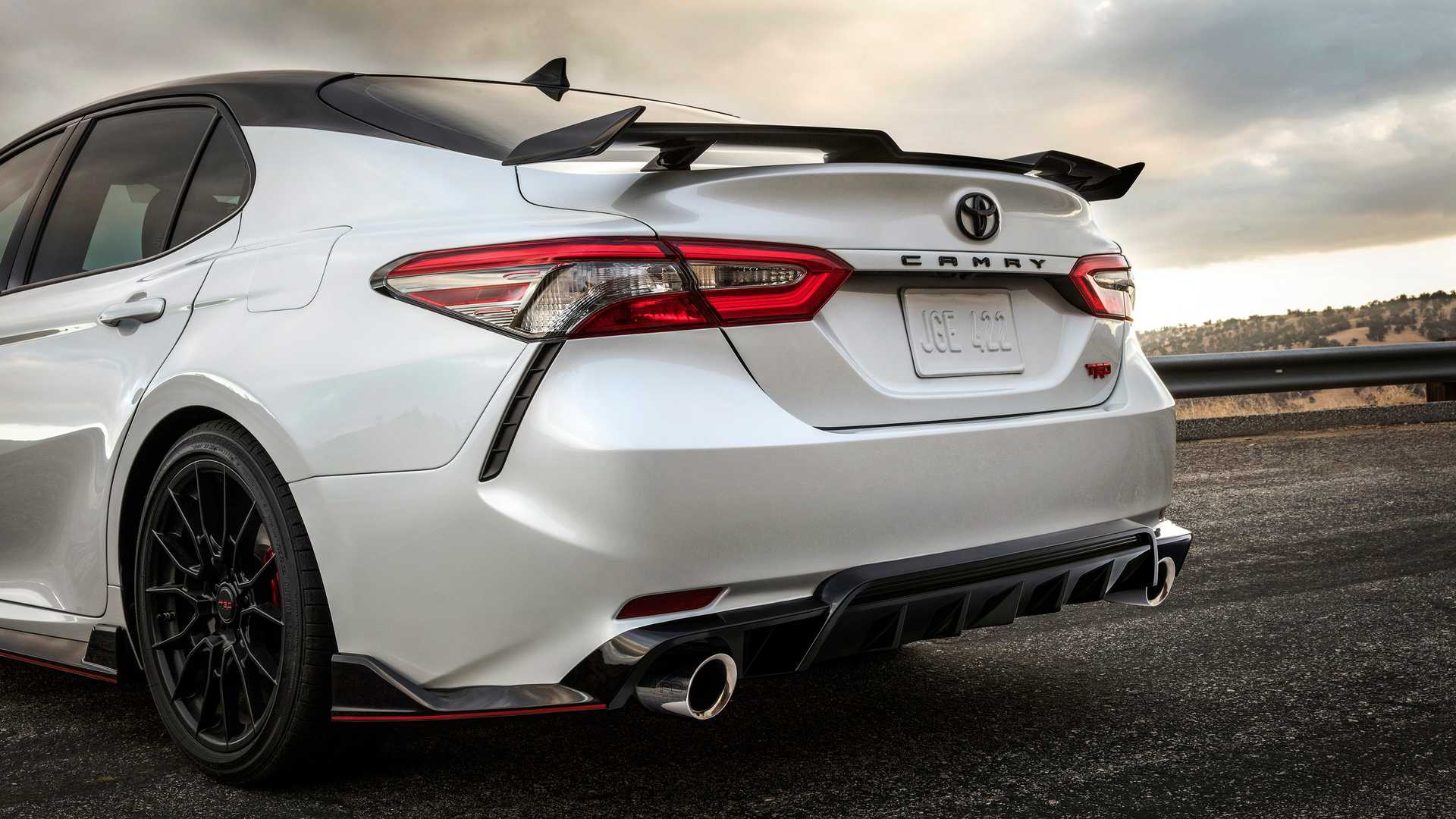 Επίσημο: Toyota Camry TRD και Avalon TRD - Autoblog.gr