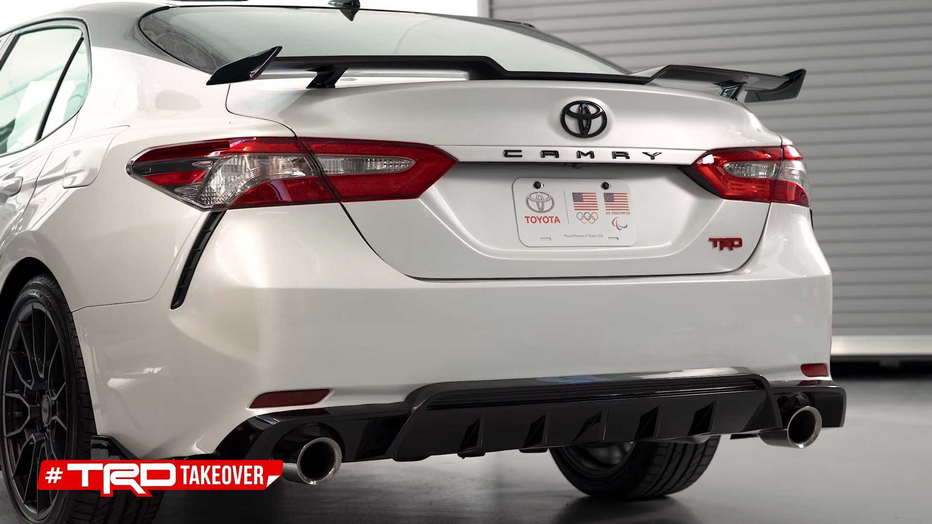 Αυτά είναι τα Toyota Camry TRD και Avalon TRD - Autoblog.gr