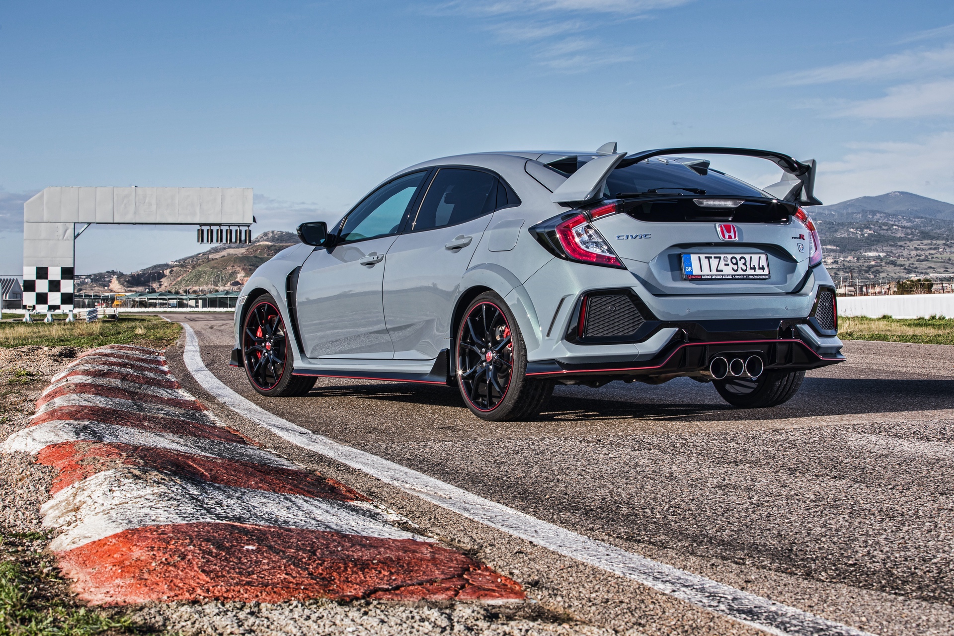 Track_Test_Honda_Civic_Type_R_030