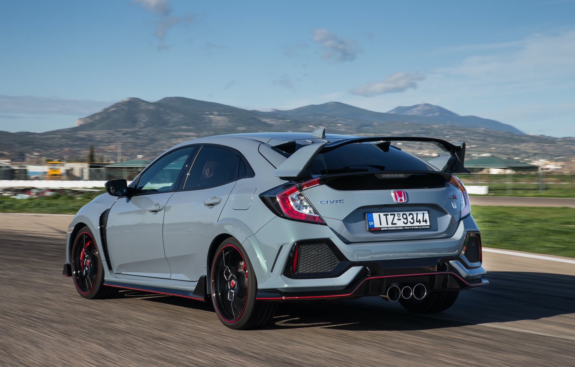 Track_Test_Honda_Civic_Type_R_093