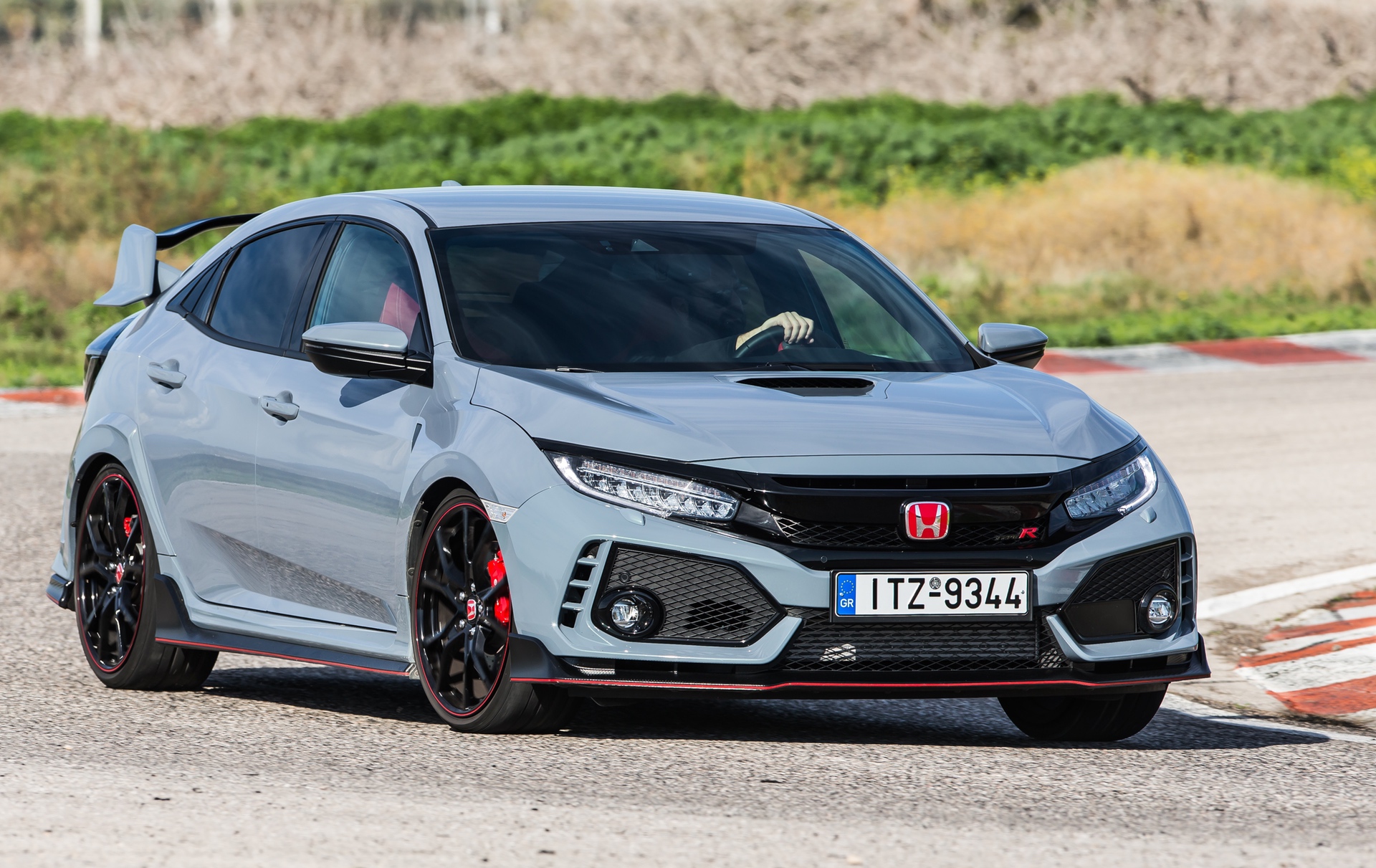 Track_Test_Honda_Civic_Type_R_101