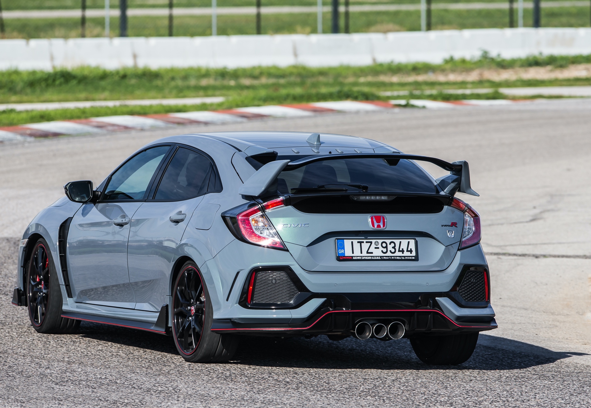 Track_Test_Honda_Civic_Type_R_104