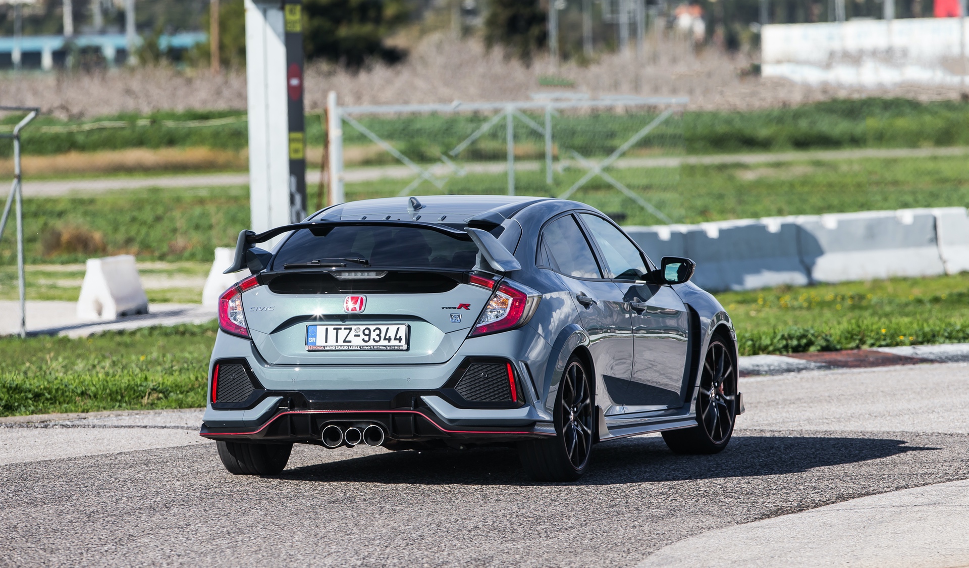 Track_Test_Honda_Civic_Type_R_111