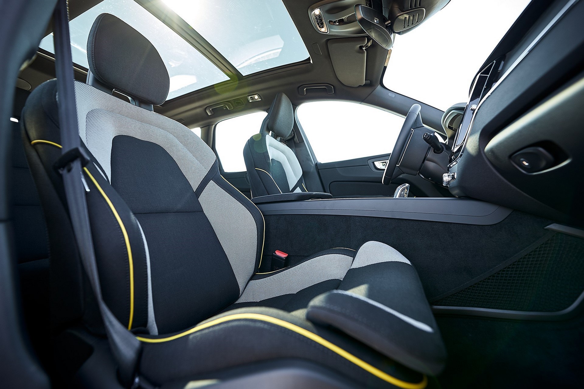 Volvo Cars aims for 25 per cent recycled plastics in every new car from 2025